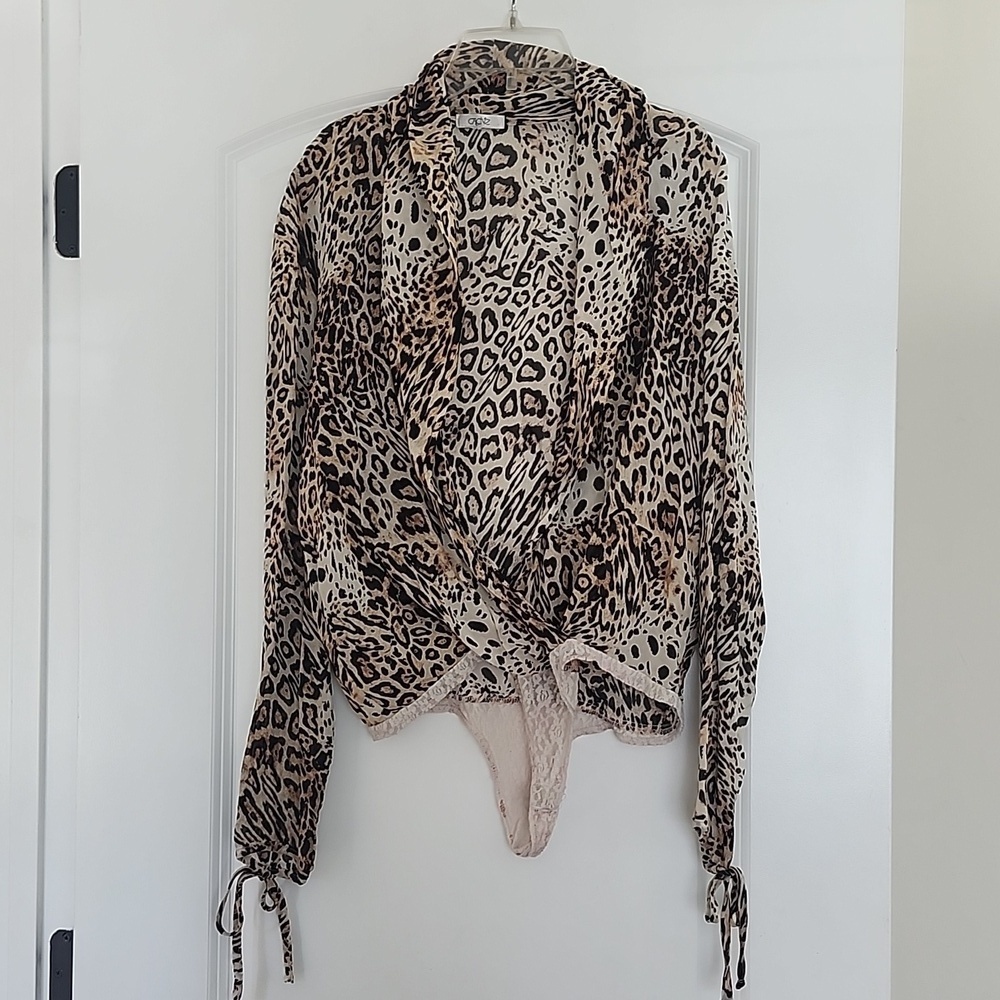 Vintage Cache Bodysuit Plunge V Neck Animal Print Long Sleeves Top Size M